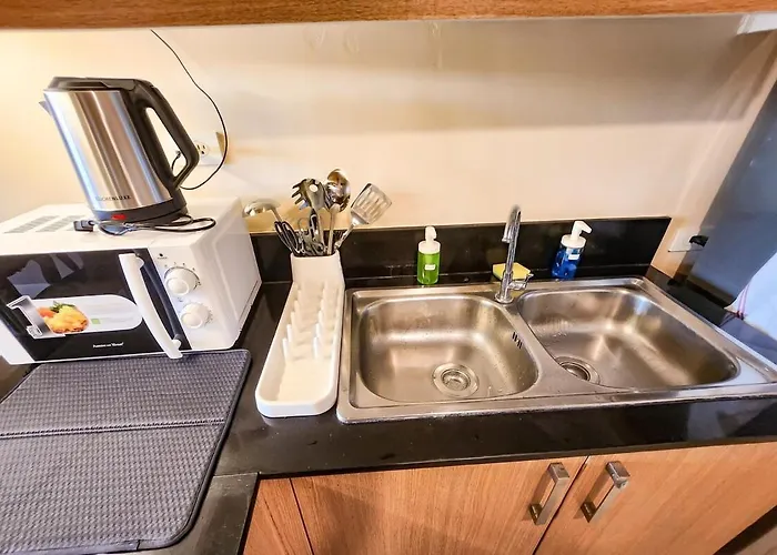 Spacious 2br 110sqm, Near Moa, Ps4, Printer *